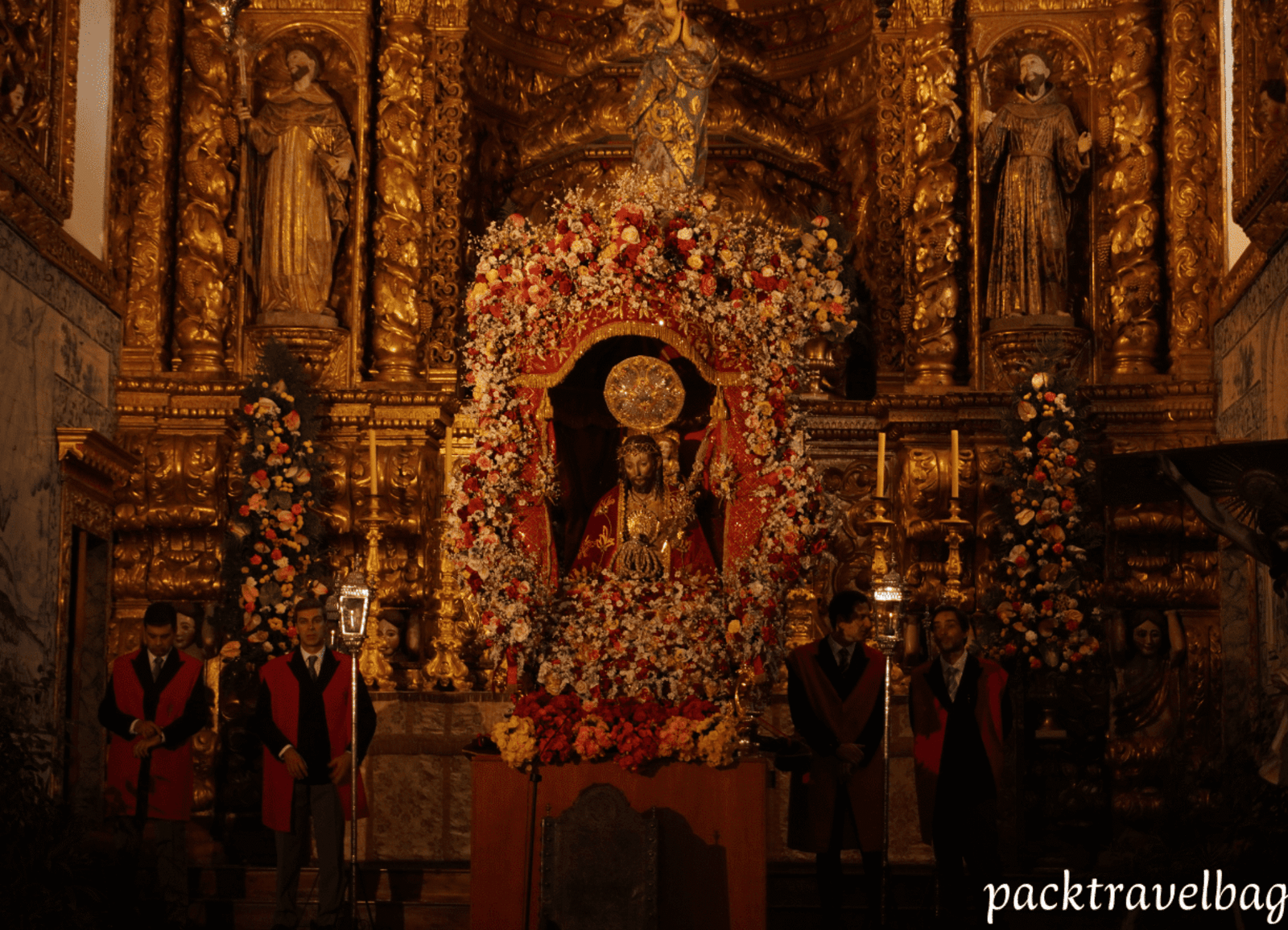 Senhor Santo Cristo dos Milagres. Barwne święto Azorczyków