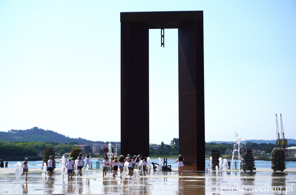 Viana do Castelo Monumento ao 25 de Abril